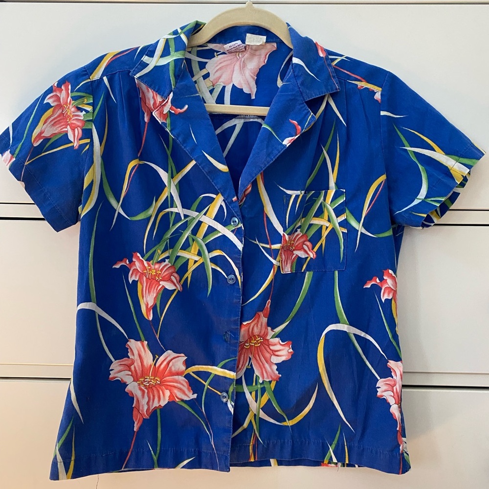 Vintage women’s aloha shirt